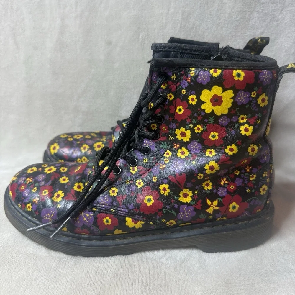 Dr. Martens pre loved